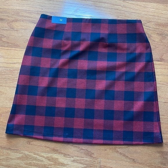 Maurice’s Plaid Mini Skirt Size Medium NWT - Picture 2 of 3